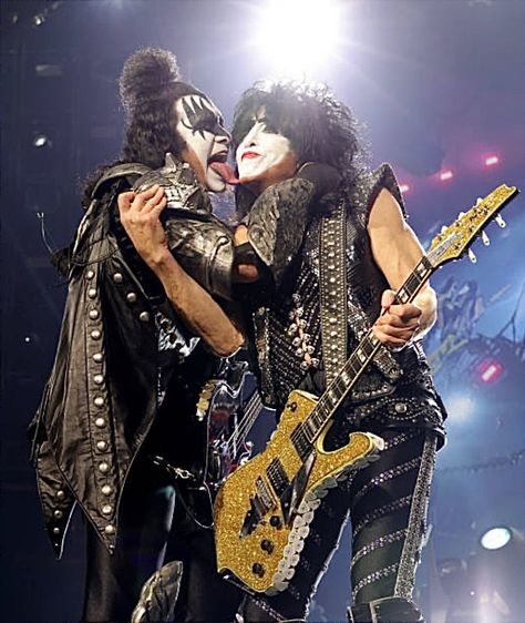 Gene Simmons Kiss, Eric Carr, Kiss Art, Paul Stanley, Twisted Sister, Hot Band, Gene Simmons, Kiss Band, Adventure Time