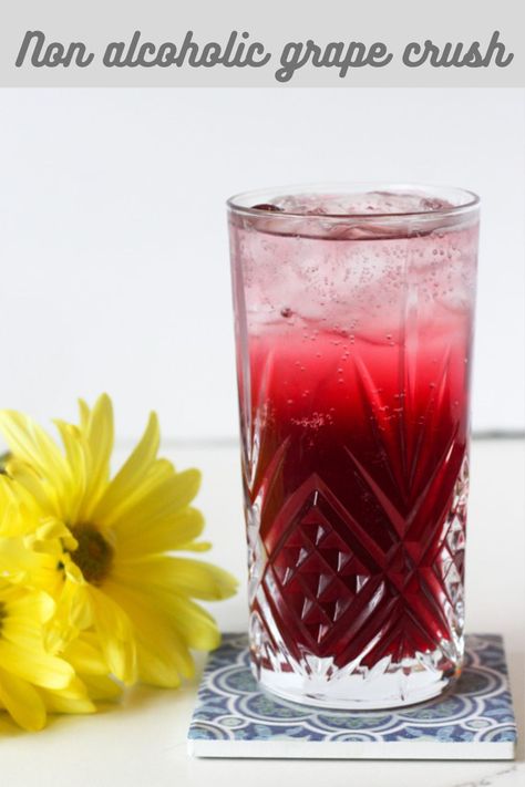 Combining grape juice, cranberry juice, sour mix, and 7-up for a delicious, refreshing mocktail. Grape Crush Cocktail, Cranberry Grape Juice, Grape Juice Drinks, Homemade Grape Juice, Homemade Sour Mix, Grape Cocktails, Refreshing Mocktail, Grape Crush, Pretty Cocktails