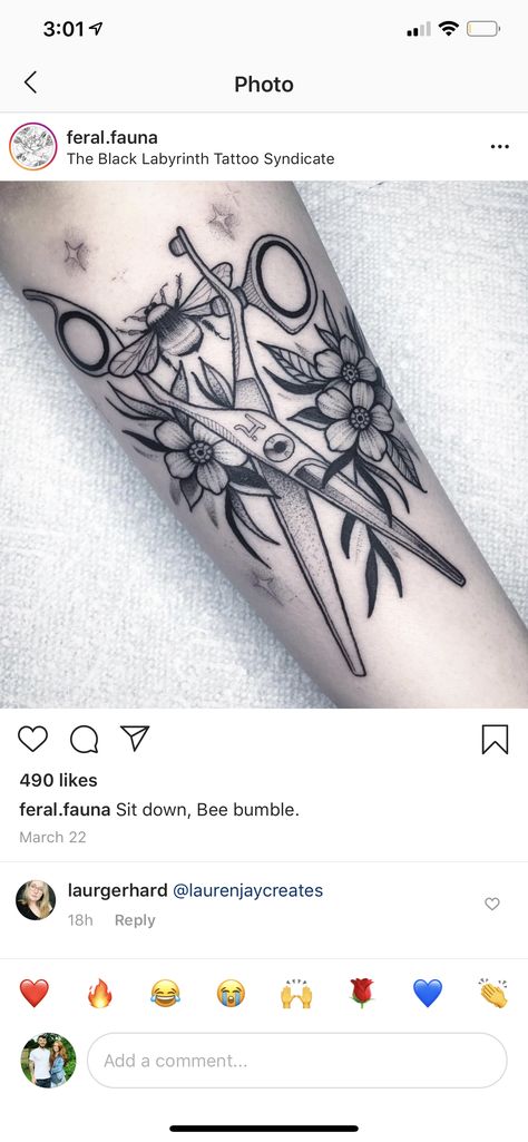 Shears Tattoo Cosmetology, Cosmo Tattoo, Cosmetology Tattoos, Shears Tattoo, Hairdresser Tattoos, Labyrinth Tattoo, Hairstylist Tattoos, Tattoo 2022, Body Temple