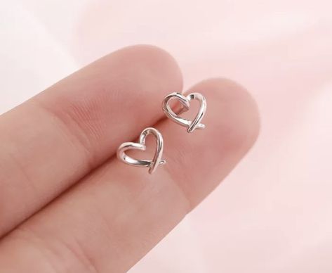 Heart Stud Earrings, Minimalist & Dainty Silver Daily Tiny Earrings, 18K White Gold Plated over 925 sterling silver. Everyday earrings! Minimalist Earing Jewelry, Small Earrings Silver, Silver Studs Earrings, Sliver Earing, Small Silver Earrings Studs, Cute Small Earrings, Dainty Earrings Silver, Heart Earrings Silver, Tiny Heart Earrings