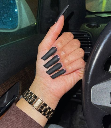 Lipstick Acrylic Nails Shape, Black Lipstick Nails, Long Acrylic Nails Matte, Lipstick Nails Shape Long, Lipstick Shaped Nails, Lipstick Shape Nails, Matte Black Lipstick, Lipstick Nails Shape, Nails Matte Black