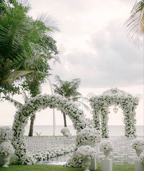 Red Gold Wedding Decorations, White Wedding Outdoor, Wedding Ceremony Setup, White Wedding Arch, Courthouse Wedding Photos, Dream Wedding Reception, Dream Wedding Decorations, White Wedding Theme, Wedding Planning Decor