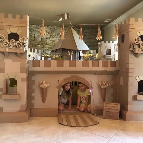 Cardboard castle. Complete with dungeon, secret bookcase, puppet theater,  and working draw bridge. Its awesome! https://youtu.be/McB5gamU4Pw Cardboard Box Princess Castle, Box Castles Cardboard, How To Build A Castle Cardboard Boxes, Castle Made Out Of Boxes, Cardboard Box Castle Diy, Cardboard Project Ideas, Cardboard Castle Project, How To Make A Castle Out Of Cardboard, Diy Castle Cardboard