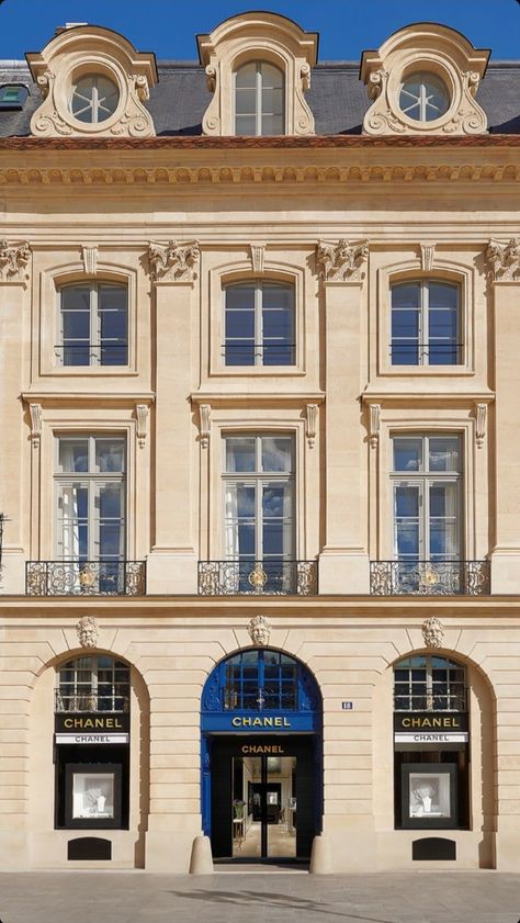 Limestone House, New Classical Architecture, Neoclassical House, Classic Facade, Commercial And Office Architecture, Building Aesthetic, Classic House Design, Chanel Store, French Architecture