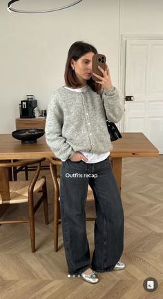 City Fits, Cozy Sweaters Outfits, Office Ootd, Aw 2024, Grey Sweater Outfit, Smart Outfits, Australian Winter, T Shirt Outfits, Ballet Flats Outfit