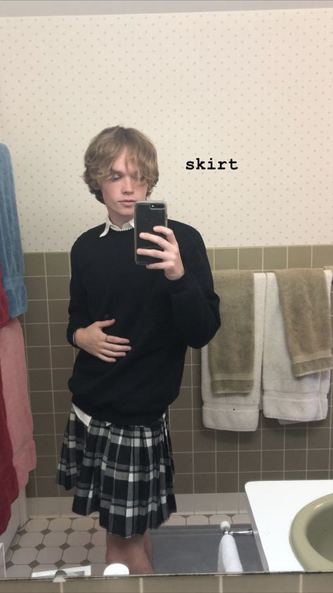 #boy #dress #skirt #femboy #cuteboy Griffin Mark, Boys Wearing Skirts, Boys In Skirts, Guys In Skirts, Men Wearing Skirts, Gender Fluid Fashion, Boy Dress, Genderless Fashion, Maid Outfit