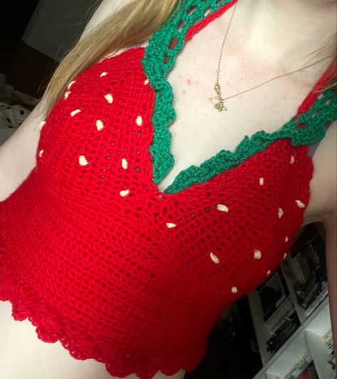 Crochet Strawberry Top, Thrift Tips, Crocheted Strawberry, Crafting Witch, Strawberry Fairy, Strawberry Crochet, Strawberry Girl, Crochet Strawberry, Strawberry Topping