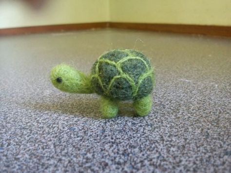 I love turtles. This one is so cute. Needle felted miniature turtle by FeltedByRikke on Etsy, $13.00: Felted Turtle, Felt Turtle, Felt Animal Patterns, Needle Felting Diy, Wool Needle Felting, Brown Hat, Felt Fairy, Needle Felting Tutorials, Needle Felting Projects