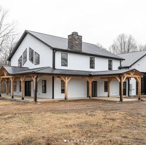 15 Stunning White Barndominium Ideas - Nikki's Plate White Exterior Barndominium, White Barndominium Ideas, White Barndominium Exterior, White Barndominium, Acreage Ideas, Open Concept Layout, Dream Life House, House Plan Gallery, Traditional Houses