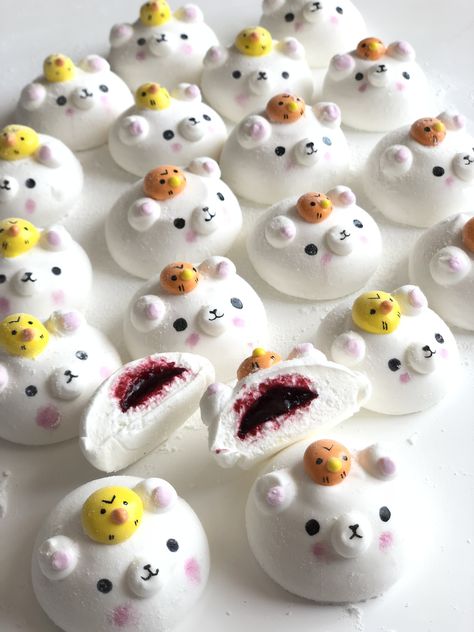 Seal Marshmallow, Marshmallow Cute, Cute Meringue, Kawaii Marshmallow, Cute Animal Marshmallows, Kawaii Meringue, Homemade Sprinkles Recipe, Fancy Donuts, Marshmallow Flowers