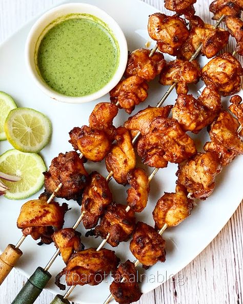 Indian Cuisine Recipes, Mint Chutney, Eid Food, Kebab Recipes, Indian Bread, Snack Board, Fusion Food, Chicken Tikka, Kebabs