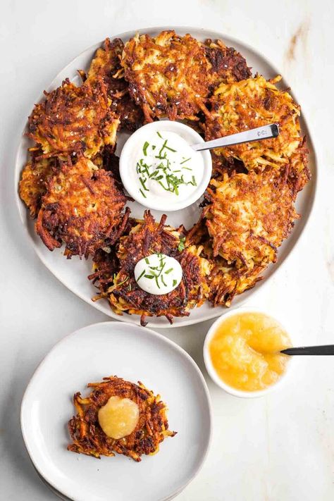 Grandma's Potato Latkes Recipe - Debra Klein Sweet Potato Latkes Easy, Oven Baked Potato Latkes, Best Latkes Recipe, Latkes Recipe Traditional, Easy Latkes Recipe, Latkes Recipe Hanukkah, Jewish Potato Latkes, Potato Latkes Easy, Potato Latkes Jewish