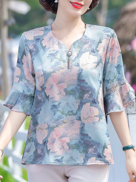 V-neck Chiffon Print Pearl Ruffle Sleeve Blouse - SissiStyles.com Cotton Tops Designs, Outfit Korean Style, Stylish Tops For Women, Women Blouses Fashion, Fashion Top Outfits, Fashion Tops Blouse, Trendy Fashion Tops, Ruffle Sleeve Blouse, Pretty Blouses