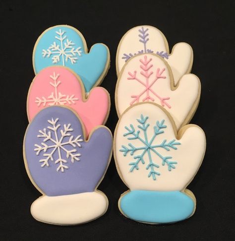 Mitten Sugar Cookies, Mitten Cookies, Cookie Decorations, Sugar Cookie Ideas, Sugar Cookie Designs, Cute Baking, Cookie Decorating Ideas, Christmas Sugar Cookies, Ornament Ideas