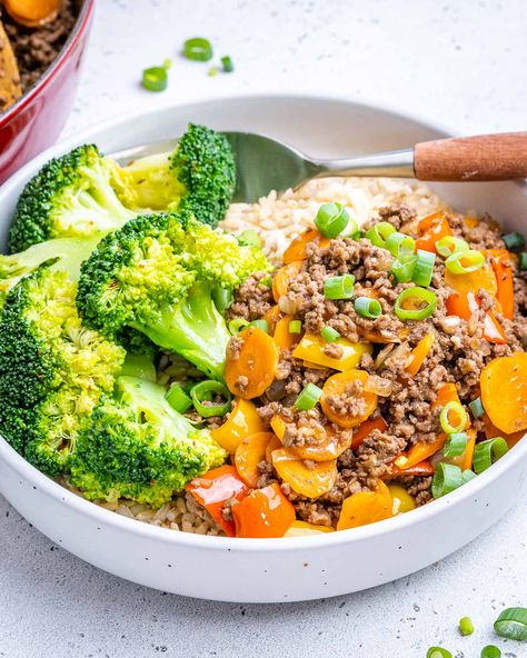 Firecracker Beef Bowls | Clean Food Crush Firecracker Beef, Watermelon Chicken, Meal Bowls, Firecracker Sauce, Teacher Lunch, Beef Entrees, Beef Bowl, Mini Peppers, Clean Foods