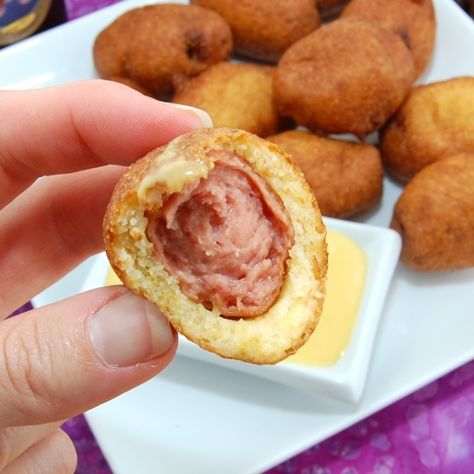 Bite-sized hot dogs dipped in cornbread batter and fried to golden perfection. Served with Honey Mustard sauce Corn Dog Recipe, Corn Dog Muffins, Mini Corn Dogs, Corn Dog, Honey Mustard Sauce, Deep Fryer, Red Robin, Corn Dogs, Busy Lifestyle