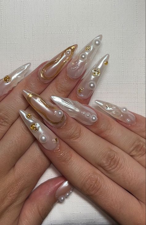 Seashell Nails, Retro Nails, Mermaid Nails, Shiny Nails, Pearl Nails, Almond Acrylic Nails, Unique Acrylic Nails, Soft Nails, Gem Nails