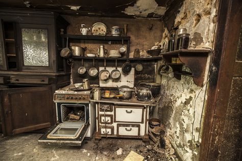 kitchen Abandoned Kitchen, Abandoned Property, Abandoned Mansion, Old Abandoned Houses, Kitchen Images, Abandoned House, Mysterious Places, Abandoned Mansions, Kitchen Pictures