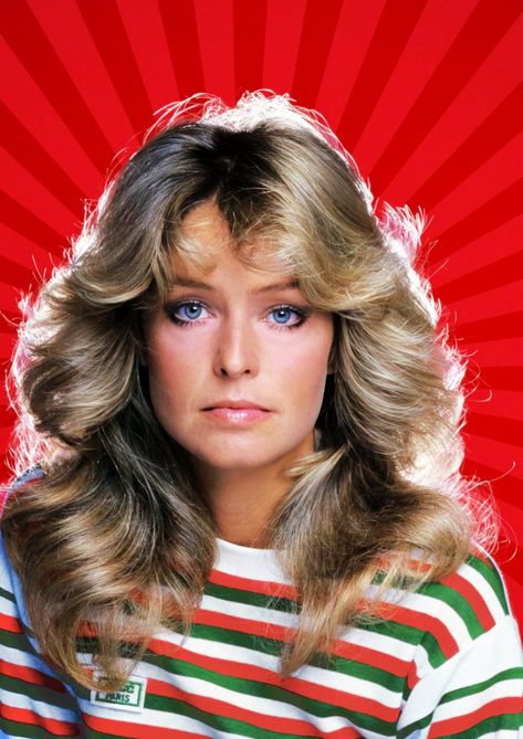 Farrah Fawcett's hair: See her famous long feathered hairstyle from the 70s 8 Farrah Fawcet, Donna Mills, 70s Hair, Kate Jackson, Cheryl Ladd, Farrah Fawcett, Athletic Hairstyles, Charlies Angels, Hair Flip