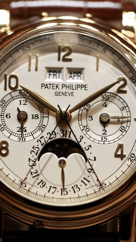 Large Watch Face Wallpaper Patek Philippe Gold, Artistic Portrait Photography, Wall Clock Luxury, Patek Phillipe, Patek Philippe Mens, Camera Wallpaper, Watch Wallpapers, Artistic Portrait, Apple Watch Face