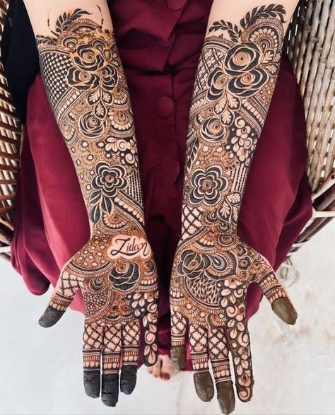 Full Hand Henna, Front Hand Mehndi Designs, Hena Designs, Front Hand Mehndi, Hand Mehndi Designs, Khafif Mehndi Design, Simple Mehendi Designs, Mehndi Designs Bridal Hands, M And M