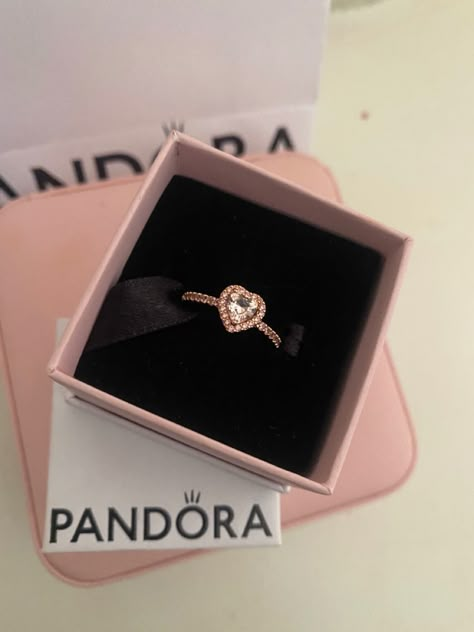 Promise Rings Pandora, Dogs Doberman, Pink Heart Rings, Cute Promise Rings, Pandora Bracelet Charms Ideas, Pandora Bracelet Designs, Doberman Puppy, Pandora Ring, Puppy Cute