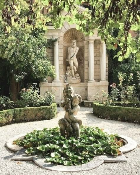 Baroque Garden Design, Acnh Regency, Old Money Garden, Ancient Greek Garden, Paris Library, Mythical Garden, Baroque Garden, Fancy Garden, Roman Garden