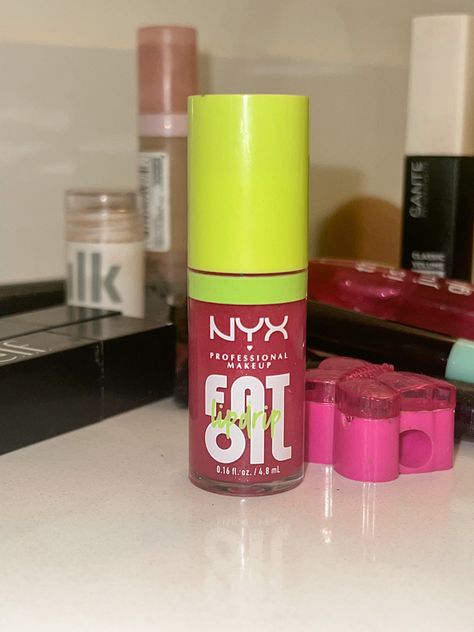 Lip gloss recommendation, tiktokviral, fatoil, nyx lip gloss, makeup Nyx Lip Oil Supermodel, Aesthetic Makeup Lips, Nyx Lip Oil, Nyx Aesthetic, Nyx Lipgloss, Nyx Lip Gloss, Fat Oil, Office Tools, Essence Makeup