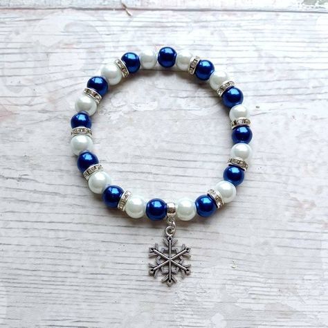 Christmas Bracelet Ideas Glass Beads, Winter Bracelet Ideas, Ice Bracelet, Winter Bracelet, Etsy Bracelets, Snowflake Bracelet, Christmas Jewellery, Flower Girl Jewelry, Bracelet Inspo