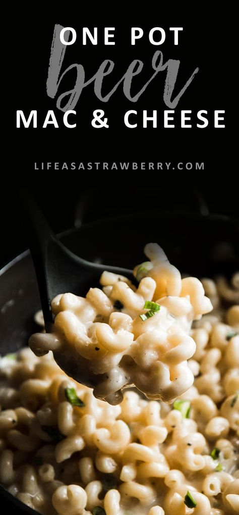 One Pot Beer Mac and Cheese - This simple mac and cheese uses your favorite beer for an easy beer cheese sauce. Ready in 30 minutes. Vegetarian. Simple Mac And Cheese, Easy Beer Cheese, Beer Mac And Cheese, Avocado Mac And Cheese, Cavatappi Pasta, Beer Cheese Sauce, Vegetarian Noodles, Easy Mac And Cheese, Vegetarian Chicken