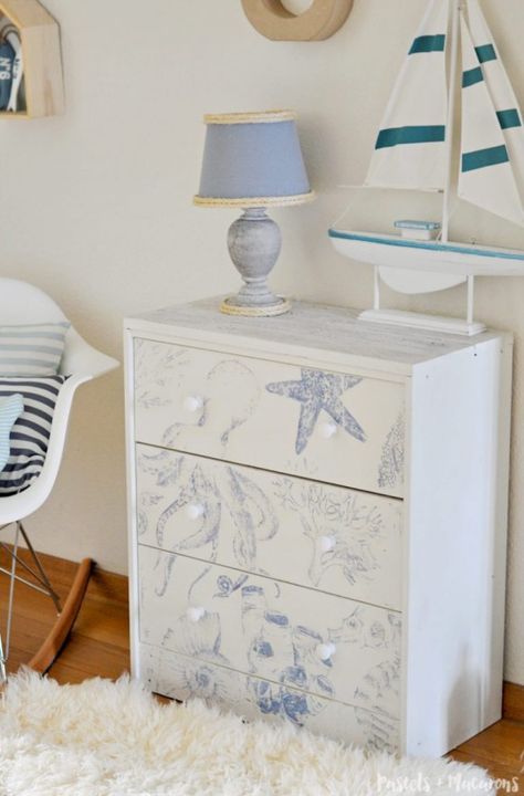 Ikea Rast Hack Nightstand, Ikea Rast Hack, Deco Marine, Coastal Style Decorating, Room Decor Crafts, Ikea Hackers, Beach Room, Home Decor Diy Crafts, Beach Cottage Style