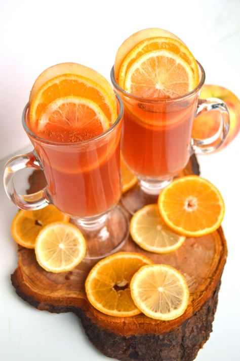 Winter Treats, Alcoholic Beverage, Cranberry Orange, Oranges And Lemons, Punch Recipes, Non Alcoholic Drinks, Non Alcoholic, Orange Juice, Mixed Drinks