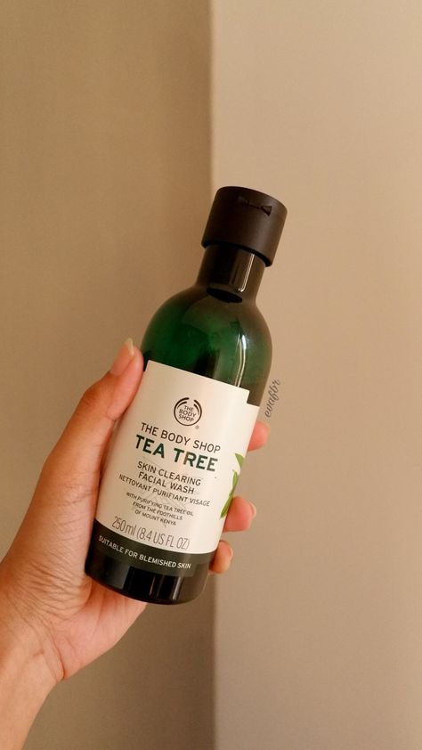 Body Shop Tea Tree Oil, The Body Shop Tea Tree, Tea Tree Face Wash, Body Shop Skincare, Skin Clearing, Body Shop Tea Tree, Skin Cleansing, Skincare Brands, Tree Faces