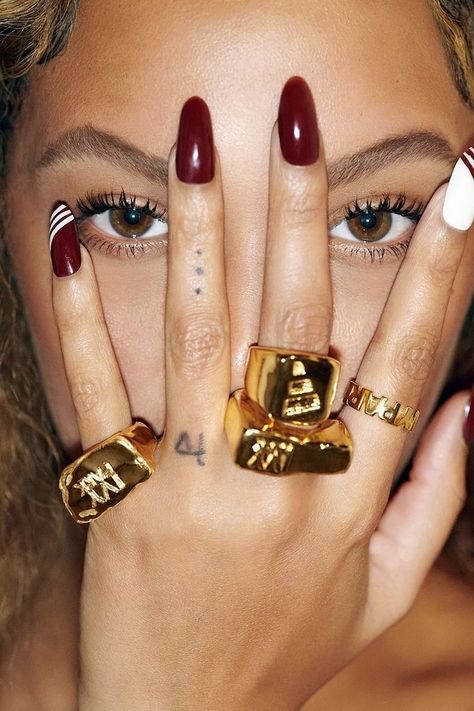 4 all of my behives!! Beyonce Tattoo, Beyonce Nails, Beyonce Aesthetic, Beyonce Ivy Park, Queen Bee Beyonce, Cherry Nails, Polygel Nails, Black Women Makeup, Online Photo Gallery