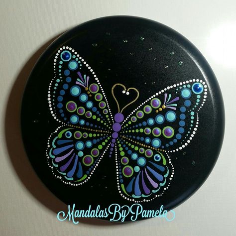 Butterfly Dotting Art, Dot Painting Dragonfly, Dotted Butterfly, Mandela Rock Painting, Dot Butterfly, Patterns Mandala, Painting Mandala, Mandala Painted Rocks, Butterfly Mandala