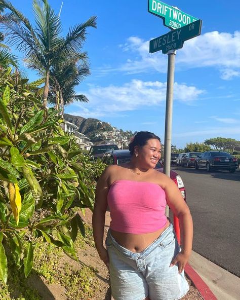 Lauren Licup on Instagram: "wait..summers over? since when??" Plus Size Y2k Aesthetic, Plus Size Beachy Outfits, Vacation Midsize Outfits, Hot Weather Plus Size Outfits, Island Outfit Ideas Plus Size, Tube Top Plus Size, Tube Top Outfit Plus Size, Plus Size Summer Aesthetic, Plus Size Tube Top Outfit