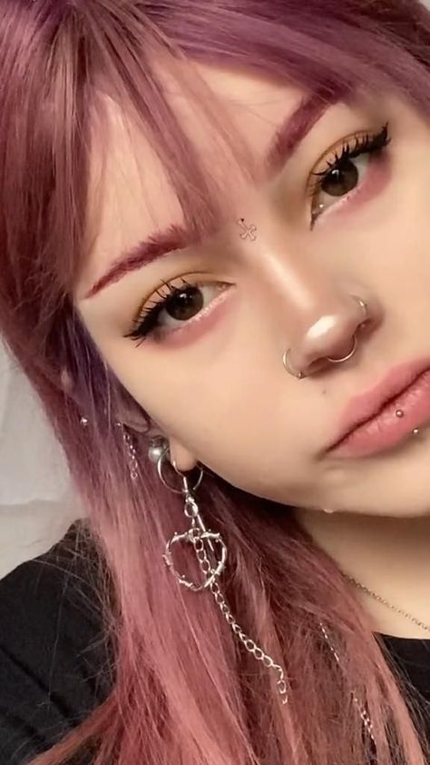 Cute Pink Eyeliner Looks, How To Style Opaque Tights, How To Do Anime Makeup, Cute Edgy Makeup, Easy Anime Makeup, Cute Makeup Toturial, Pink Nose Makeup, Milkgore Makeup, Anime Aesthetic Makeup