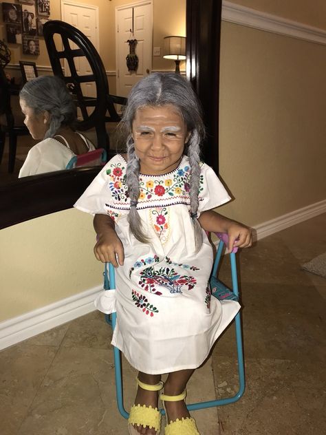 Mama Coco Costume, Makeup Party Ideas, Coco Costume, Mama Coco, Old Lady Costume, Popular Costumes, Party Ideas For Kids, Zombie Costume, Disney Bounding