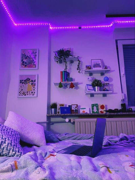 Chambre Inspo, Bilik Idaman, Chill Room, Neon Room, Pinterest Room Decor, Indie Room, Led Strip Lights, Pretty Room, Dreamy Room