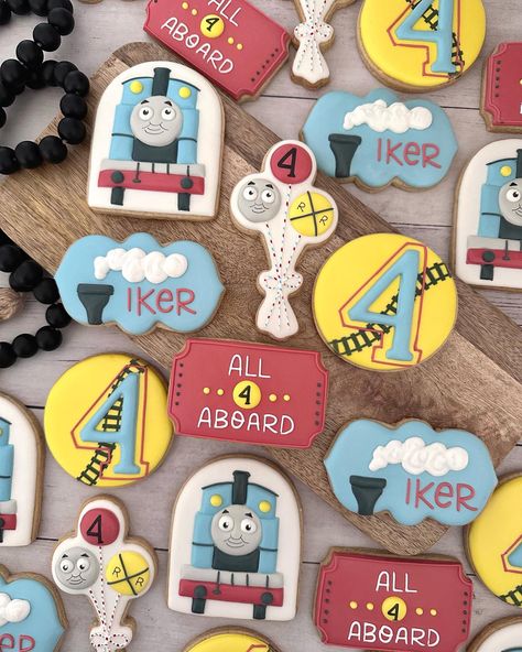 Train Cookies, Royal Cookies, Edible Favors, Thomas The Train, Thomas The Tank Engine, Cookie Art, Decorated Cookies, The Train, 3rd Birthday