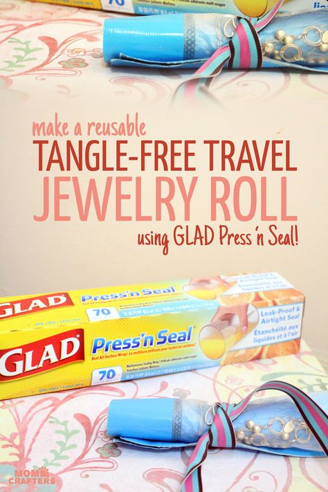 OMG you won't believe how well this works! Make  a super easy, quick, no-sew DIY jewelry roll for tangle-free travel using Glad Press 'n Seal. An easy life hack to go with your jewelry making crafts. Diy Jewelry Roll, Diy Flocking, Diy Suitcase, Jewelry Roll Travel, Jewelry Hacks, Travelling With Kids, Travel Necklace, Travel Jewelry Organizer, Jewelry Organizer Diy