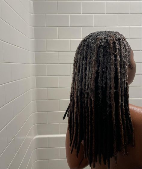 Black Locs Aesthetic, Washing Locs, Natural Locs With Curly Ends, Locs Aesthetic, Dred Locks, 4c Locs, Locs With Curly Ends, Small Locs, Long Locs