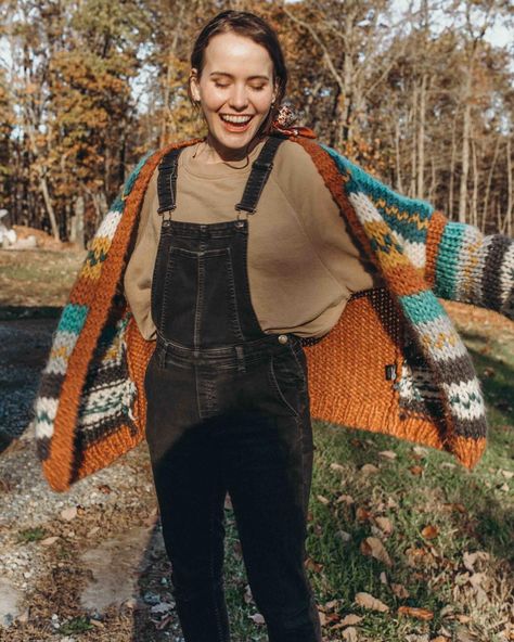 Mary Kate Robertson on Instagram: “Ahh so excited for Thanksgiving and to see my family! John Luke and I are about to hop in the car and drive through the night to Louisiana…” Winter Outfits For Outdoors, Fall Overall Outfits, Winter Outfits Blackgirl, Winter Outfits Korean, Granola Style, Winter Uniform, Boho Winter Outfits, Looks Adidas, 00s Mode