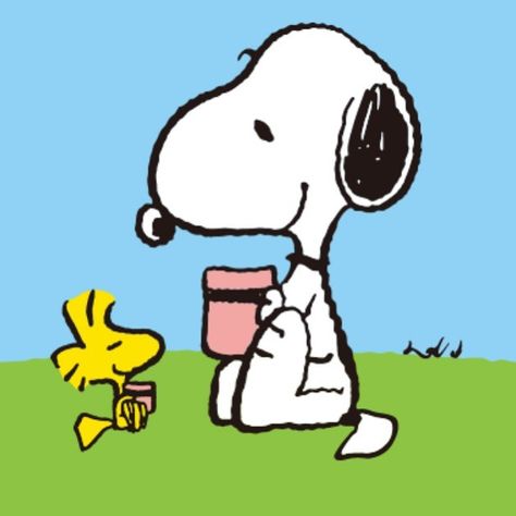 ヘンリー on Instagram: “Coffee time 😊” Snoopy Drinking Coffee, Snoopy Coffee, Snoopy Funny, Instagram Coffee, Snoopy Pictures, Snoopy Love, Drinking Coffee, Coffee Time, Woodstock