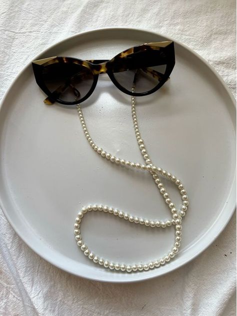 Pearl Sunglasses, Eyeglasses Chain, Eyeglass Strap, Glasses Chains, Sunglasses Chain, Gold Glasses, Sunglasses Holder, Glasses Holder, Sunglass Chain