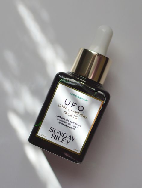 Sunday Riley U.F.O. Ultra Clarifying Face Oil https://inspirationshaveinone.blogspot.com/2023/04/sunday-riley-ufo-ultra-clarifying-face.html #bbloggers #sundayriley #ufo #faceoil #bha #salicylicacid #skincarepost Neroli Oil, Skincare Inspiration, Reduce Hyperpigmentation, Sunday Riley, Linoleic Acid, Dry Oil, Hydrating Serum, Licorice Root, Flower Oil