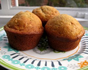 Easy Banana Muffins | bakin' and eggs Vegan Acorn Squash, Babycakes Cupcake Maker, Easy Banana Muffins, Pumpkin Bread Muffins, Banana Muffin Recipe Easy, Squash Muffins, Recipes Muffins, Best Pumpkin Muffins, Banana Muffins Easy