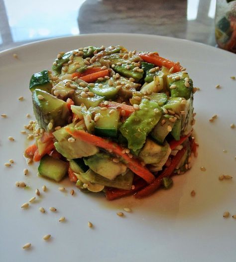 Asian Avocado, Low Fat Salad Dressing, Toast Aperitif, Healthy Asian Recipes, Avocado Salad Recipes, Potatoe Salad Recipe, Avocado Recipes, Avocado Salad, Healthy Eating Recipes