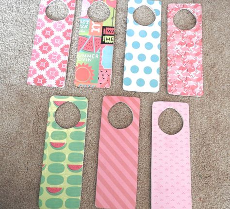 Diy Clothing Size Dividers, Baby Clothes Dividers, Closet Hangers, Clothes Dividers, Baby Hangers, Baby Clothes Sizes, Baby Room Organization, Closet Dividers, Diy Baby Clothes