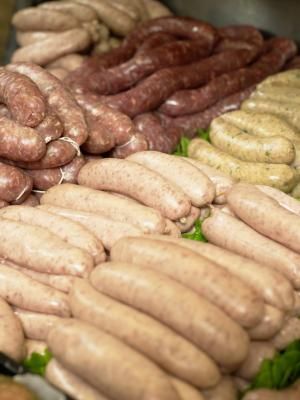 How to Bake Italian Sausage & Peppers in the Oven for a Large Gathering Baked Italian Sausage, How To Cook Kielbasa, Polish Sausage, Paleo Crockpot, Sausage And Peppers, Gourmet Foods, How To Make Sausage, Kielbasa, Smoked Sausage